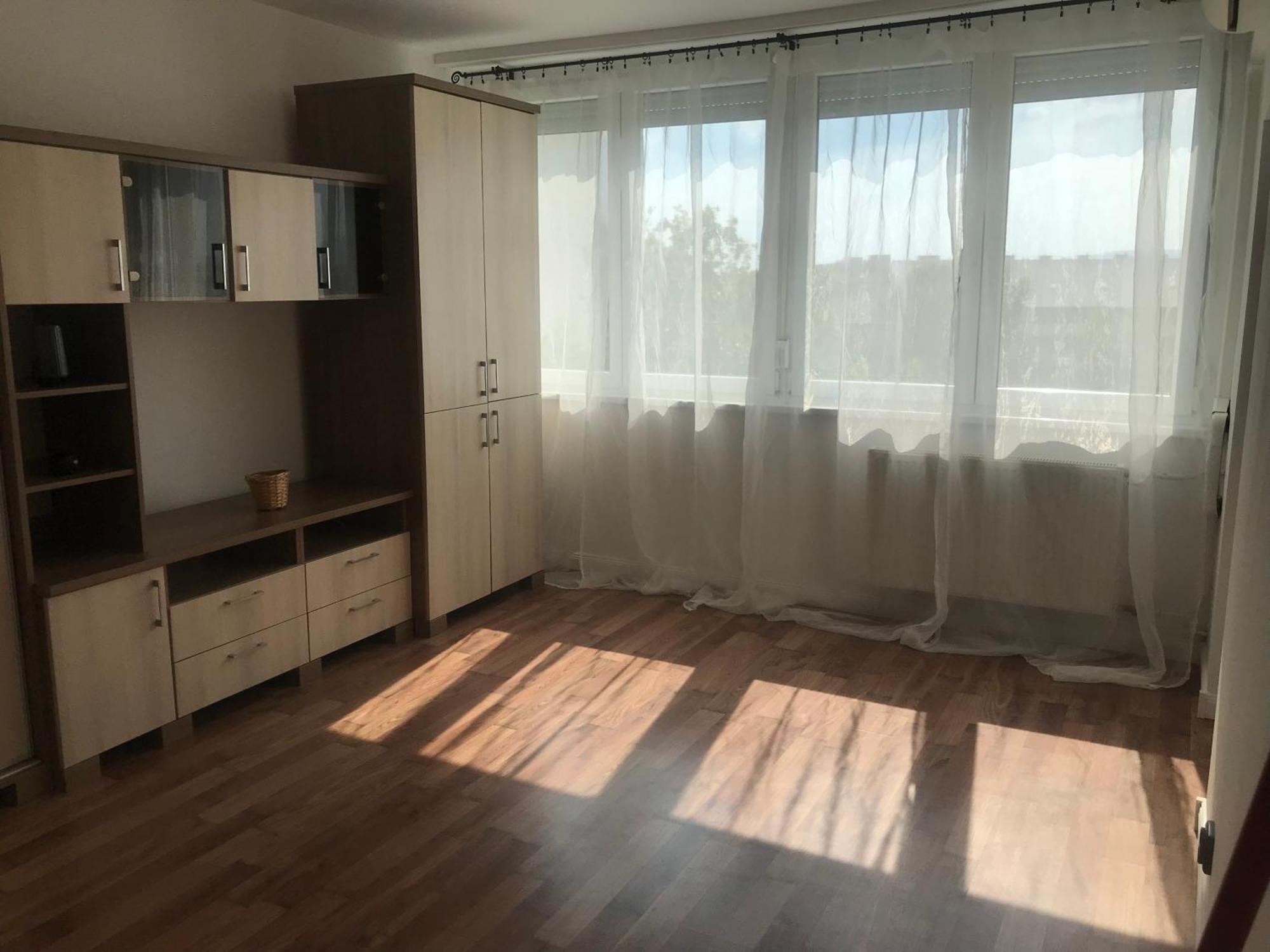 Pillango Parki Kis Lakas 15 Percre A Belvarostol Budapest Exterior foto